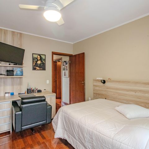 Casa à venda com 340m², 3 quartos e 2 vagas Casa à venda com 340m², 3 quartos e 2 vagasQuarto 3