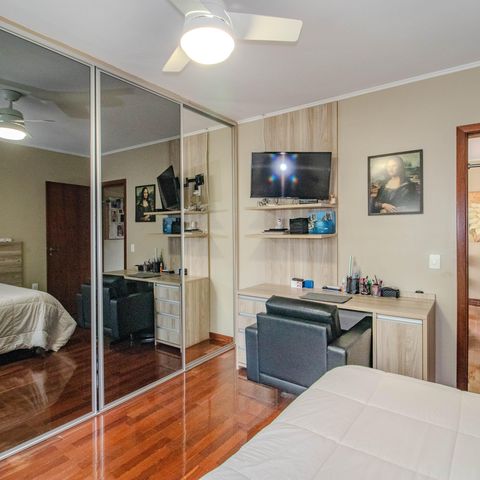 Casa à venda com 340m², 3 quartos e 2 vagas Casa à venda com 340m², 3 quartos e 2 vagasQuarto 3