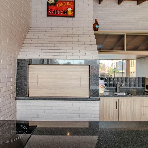 Casa à venda com 340m², 3 quartos e 2 vagas Casa à venda com 340m², 3 quartos e 2 vagasEspaço Gourmet