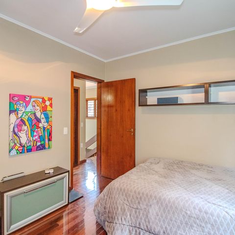 Casa à venda com 340m², 3 quartos e 2 vagas Casa à venda com 340m², 3 quartos e 2 vagasQuarto 2