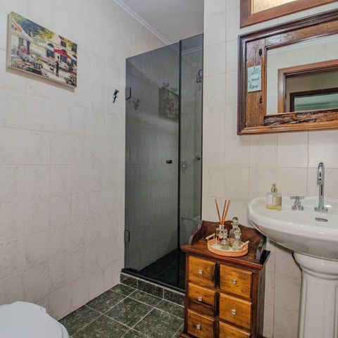 Casa à venda com 340m², 3 quartos e 2 vagas Casa à venda com 340m², 3 quartos e 2 vagasBanheiro Social 2