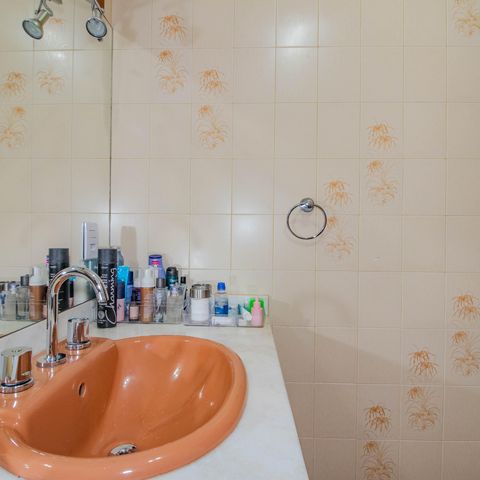 Casa à venda com 340m², 3 quartos e 2 vagas Casa à venda com 340m², 3 quartos e 2 vagasBanheiro Social