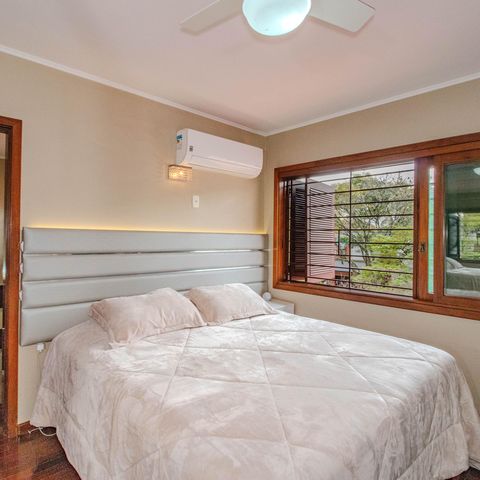 Casa à venda com 340m², 3 quartos e 2 vagas Casa à venda com 340m², 3 quartos e 2 vagasSuíte
