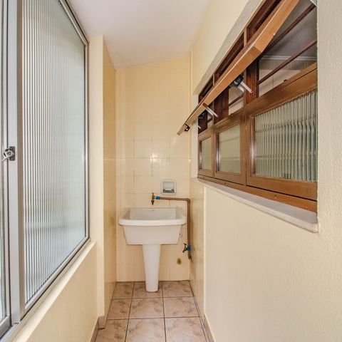 Casa à venda com 340m², 3 quartos e 2 vagas Casa à venda com 340m², 3 quartos e 2 vagasÁrea de Serviço