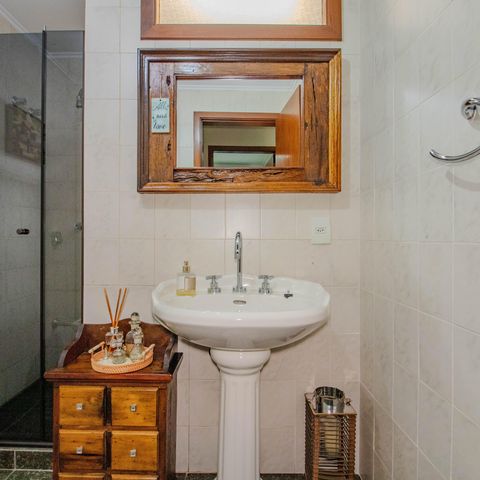 Casa à venda com 340m², 3 quartos e 2 vagas Casa à venda com 340m², 3 quartos e 2 vagasBanheiro Social 2