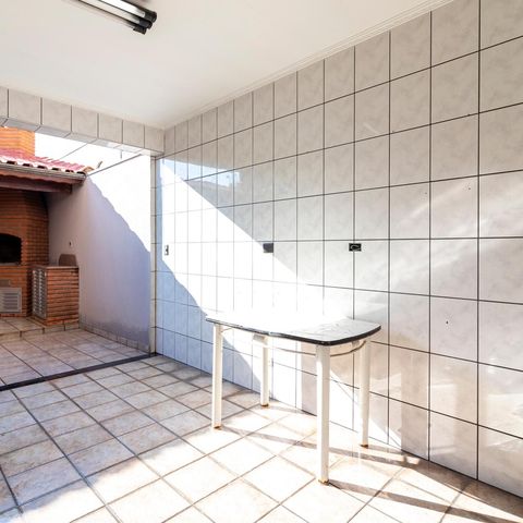 Casa à venda com 200m², 2 quartos e 2 vagasÁrea de Serviço