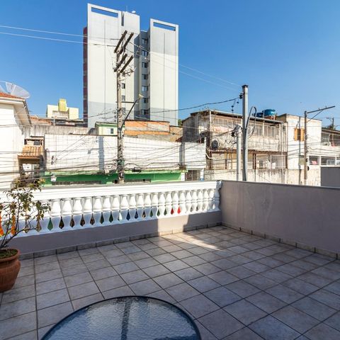 Casa à venda com 200m², 2 quartos e 2 vagasVaranda da Suíte 1