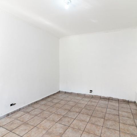 Casa à venda com 200m², 2 quartos e 2 vagasQuarto de Serviço