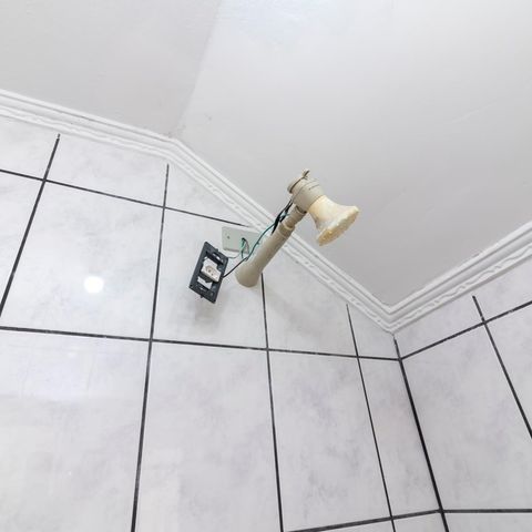 Casa à venda com 200m², 2 quartos e 2 vagasBanheiro de Serviço