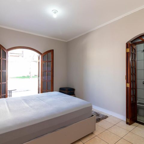 Casa à venda com 200m², 2 quartos e 2 vagasSuíte 1