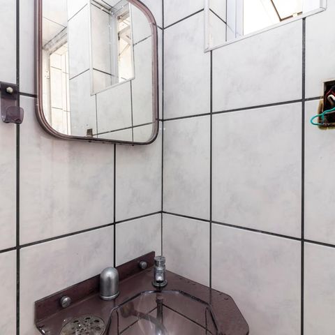Casa à venda com 200m², 2 quartos e 2 vagasBanheiro de Serviço