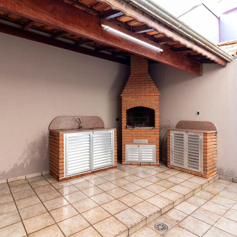 Casa à venda com 200m², 2 quartos e 2 vagasQuintal