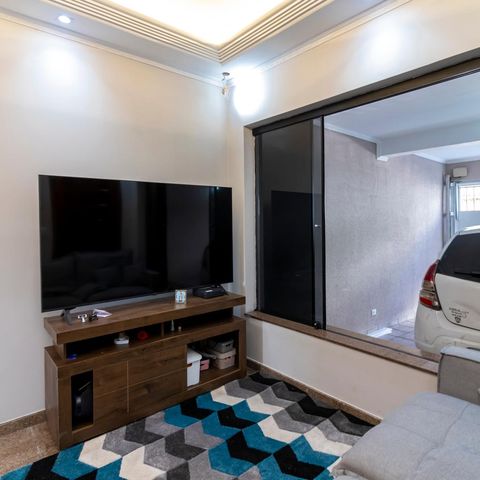 Casa à venda com 200m², 2 quartos e 2 vagasSala