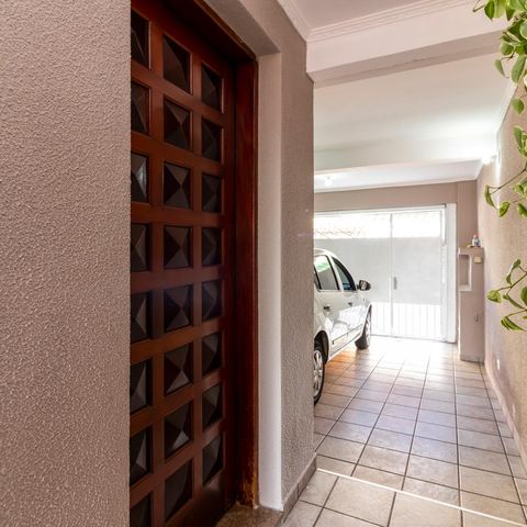 Casa à venda com 200m², 2 quartos e 2 vagasCorredor de Entrada