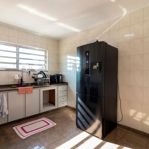 Casa à venda com 200m², 2 quartos e 2 vagasCozinha