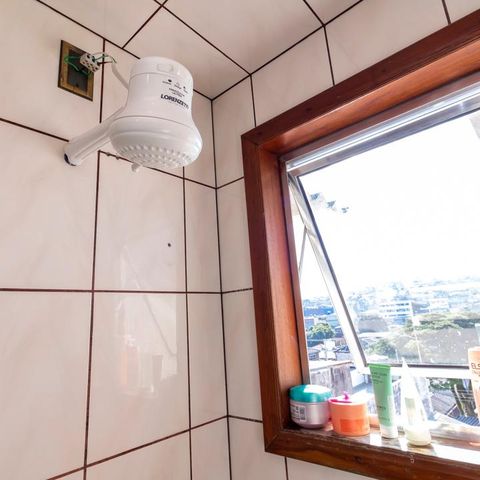 Casa à venda com 200m², 2 quartos e 2 vagasBanheiro da Suíte 2