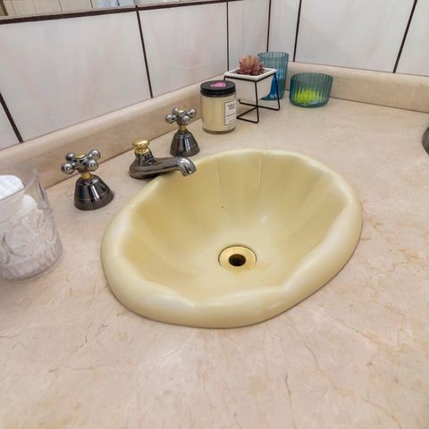 Casa à venda com 200m², 2 quartos e 2 vagasBanheiro da Suíte 2