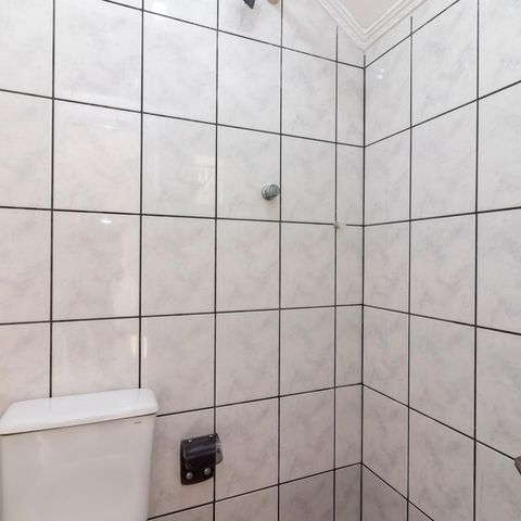 Casa à venda com 200m², 2 quartos e 2 vagasBanheiro de Serviço