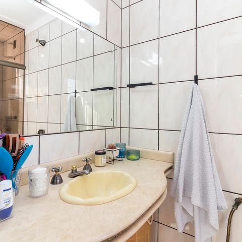 Casa à venda com 200m², 2 quartos e 2 vagasBanheiro da Suíte 2