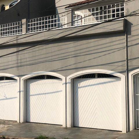 Casa à venda com 180m², 3 quartos e 4 vagas
