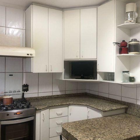 Casa à venda com 180m², 3 quartos e 4 vagas