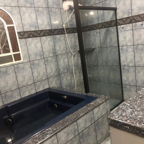 Casa à venda com 180m², 3 quartos e 4 vagas