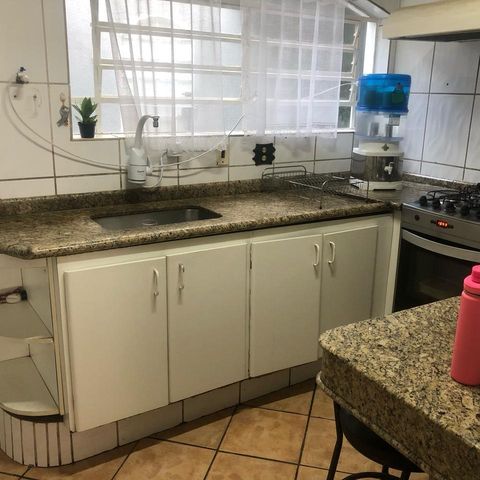 Casa à venda com 180m², 3 quartos e 4 vagas