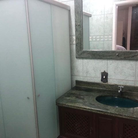 Casa à venda com 180m², 3 quartos e 4 vagas
