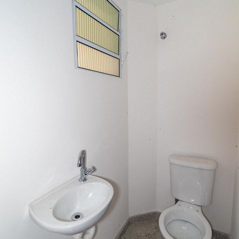 Casa à venda com 75m², 2 quartos e 2 vagas Casa à venda com 75m², 2 quartos e 2 vagasLavabo