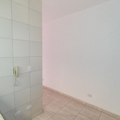 Casa à venda com 75m², 2 quartos e 2 vagas Casa à venda com 75m², 2 quartos e 2 vagasCozinha