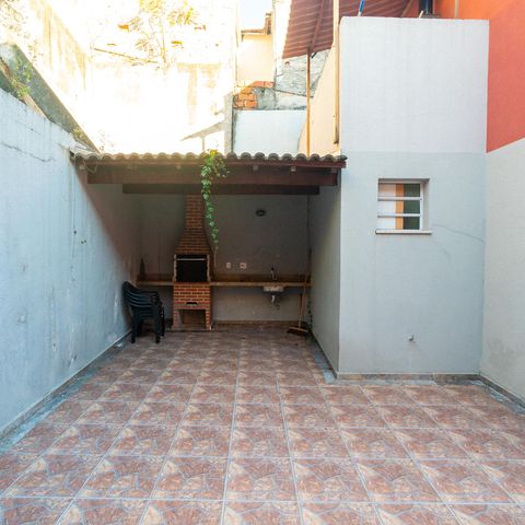 Casa à venda com 75m², 2 quartos e 2 vagas Casa à venda com 75m², 2 quartos e 2 vagasÁrea comum - Churrasqueira