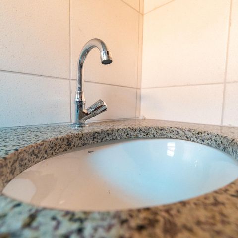 Casa à venda com 75m², 2 quartos e 2 vagas Casa à venda com 75m², 2 quartos e 2 vagasBanheiro da Suíte 2 Detalhe