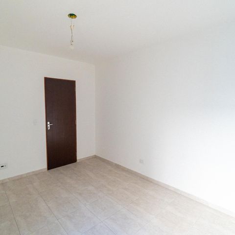 Casa à venda com 75m², 2 quartos e 2 vagas Casa à venda com 75m², 2 quartos e 2 vagasSuite 1