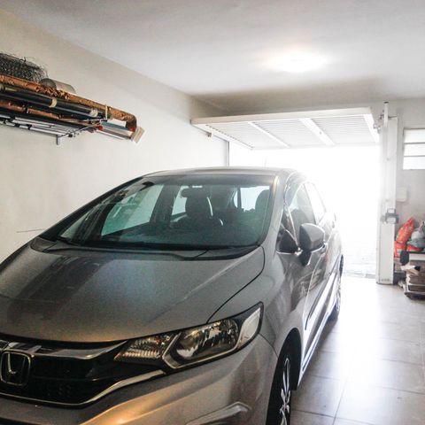 Casa à venda com 180m², 3 quartos e 4 vagas Casa à venda com 180m², 3 quartos e 4 vagasGaragem
