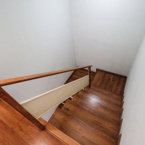 Casa à venda com 180m², 3 quartos e 4 vagas Casa à venda com 180m², 3 quartos e 4 vagasBanheiro