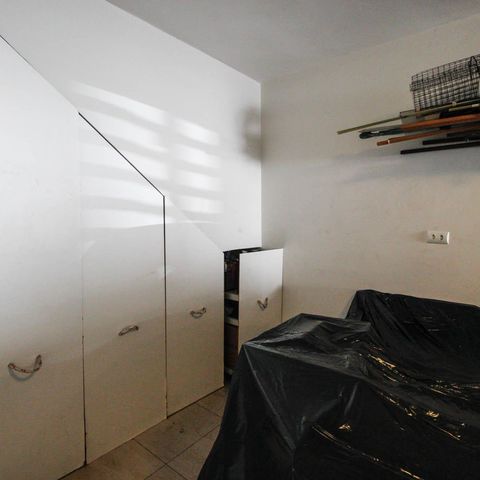 Casa à venda com 180m², 3 quartos e 4 vagas Casa à venda com 180m², 3 quartos e 4 vagasGaragem