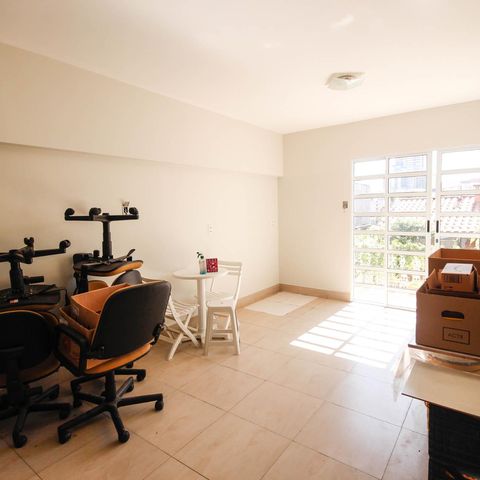 Casa à venda com 180m², 3 quartos e 4 vagas Casa à venda com 180m², 3 quartos e 4 vagasQuarto de serviço