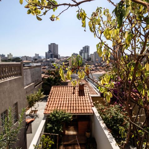 Casa à venda com 180m², 3 quartos e 4 vagas Casa à venda com 180m², 3 quartos e 4 vagasVista