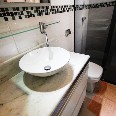Casa à venda com 180m², 3 quartos e 4 vagas Casa à venda com 180m², 3 quartos e 4 vagasBanheiro