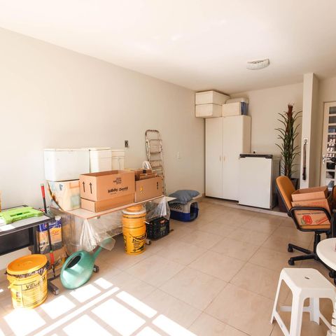 Casa à venda com 180m², 3 quartos e 4 vagas Casa à venda com 180m², 3 quartos e 4 vagasQuarto de serviço
