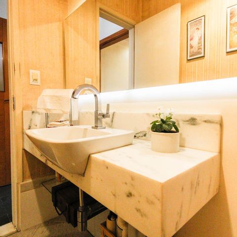 Casa à venda com 180m², 3 quartos e 4 vagas Casa à venda com 180m², 3 quartos e 4 vagasLavabo