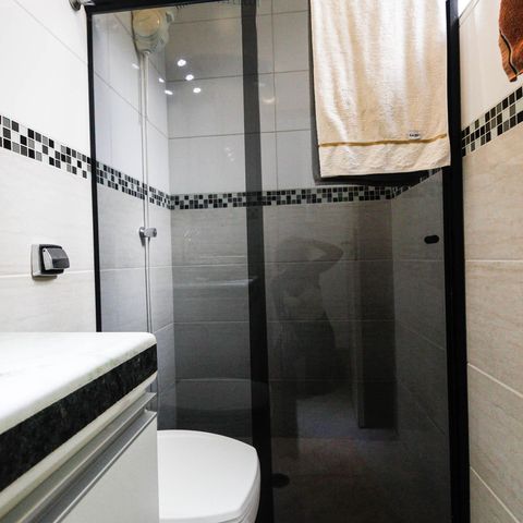 Casa à venda com 180m², 3 quartos e 4 vagas Casa à venda com 180m², 3 quartos e 4 vagasBanheiro