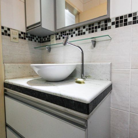 Casa à venda com 180m², 3 quartos e 4 vagas Casa à venda com 180m², 3 quartos e 4 vagasBanheiro