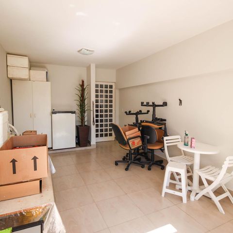 Casa à venda com 180m², 3 quartos e 4 vagas Casa à venda com 180m², 3 quartos e 4 vagasQuarto de serviço