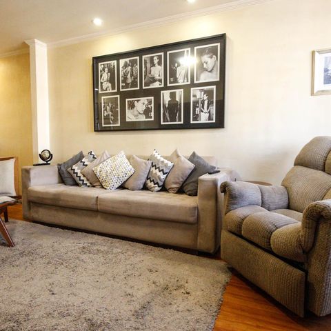 Casa à venda com 180m², 3 quartos e 4 vagas Casa à venda com 180m², 3 quartos e 4 vagasSala