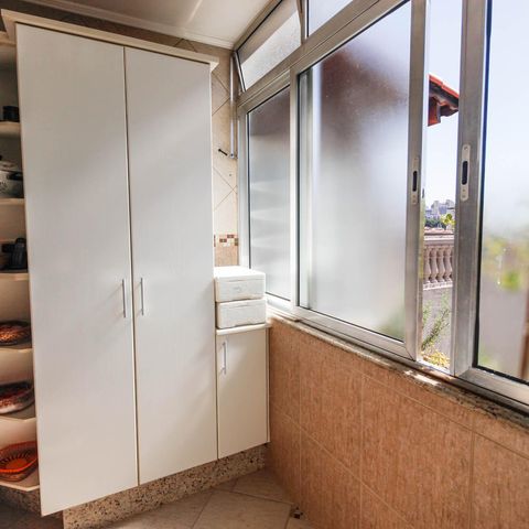 Casa à venda com 180m², 3 quartos e 4 vagas Casa à venda com 180m², 3 quartos e 4 vagasÁrea de serviço