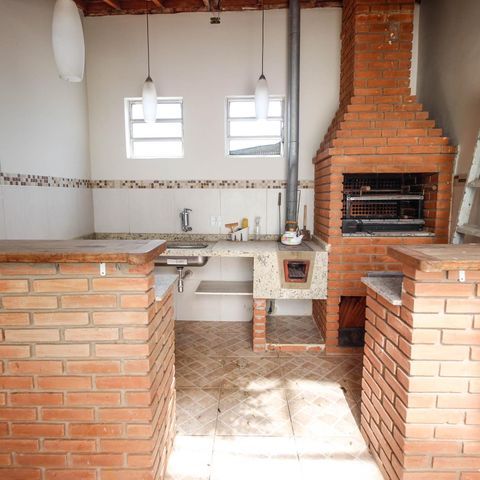 Casa à venda com 180m², 3 quartos e 4 vagas Casa à venda com 180m², 3 quartos e 4 vagasChurrasqueira