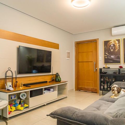 Casa à venda com 150m², 3 quartos e 2 vagasSala