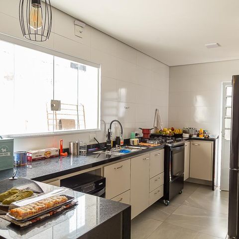 Casa à venda com 150m², 3 quartos e 2 vagasCozinha