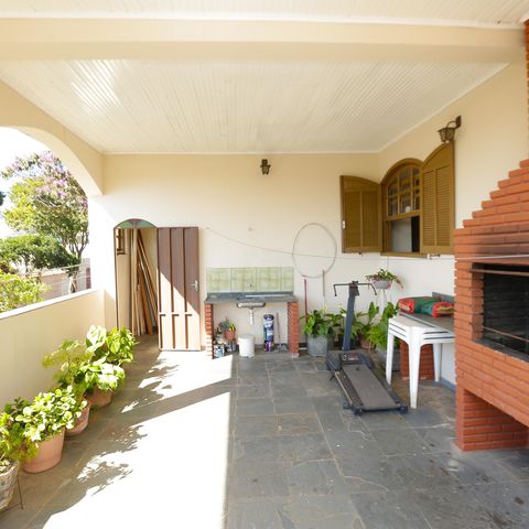 Casa à venda com 336m², 5 quartos e 3 vagasTerraço